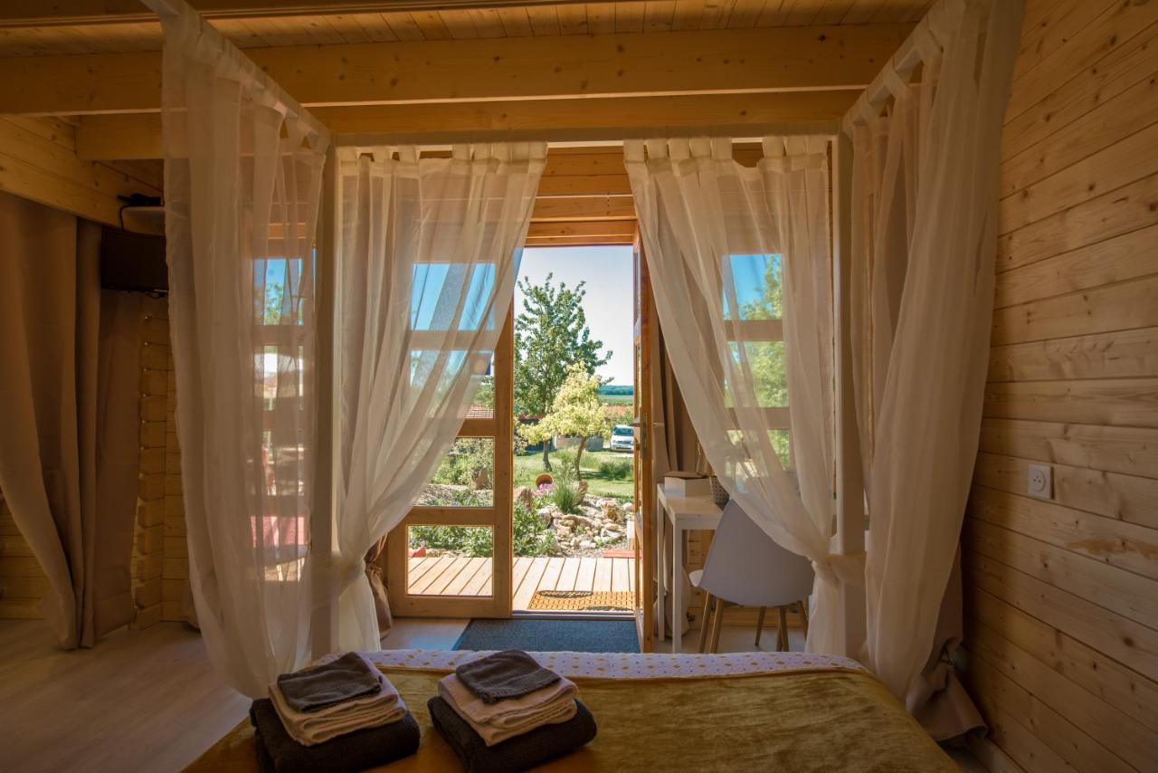 Hotel Le Petit Flo Flocourt Zewnętrze zdjęcie